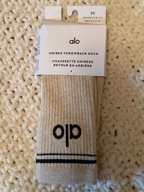 ALO Yoga Unisex Throwback Sock *brand new*